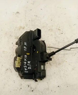 Opel Insignia A Front door lock