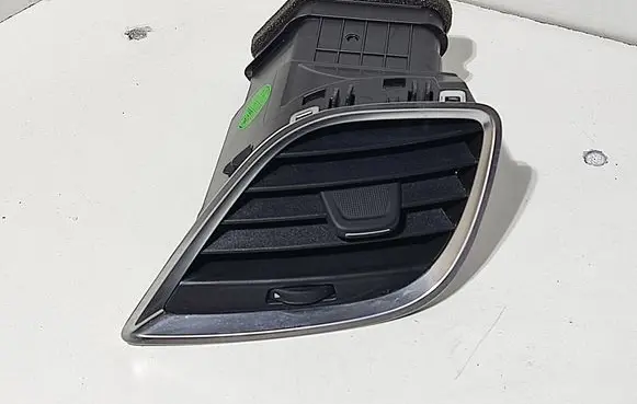 Buick Encore I Dashboard side air vent grill/cover trim 95437807 95437808