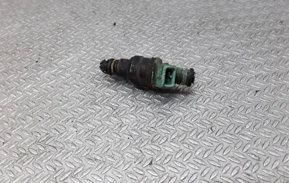 BMW 5 E39 Fuel injector 0280150415