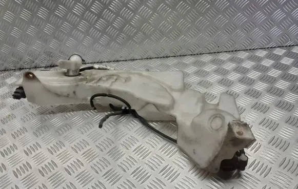 Ford Focus Windshield washer fluid reservoir/tank 4M51-13K163