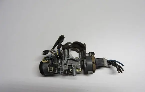 Mazda Premacy Ignition lock 2D0B