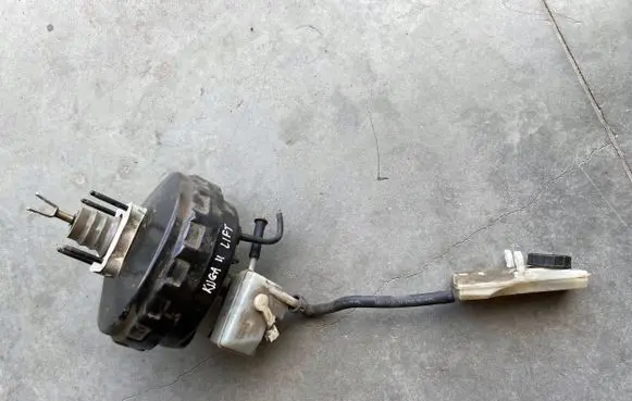 Ford Kuga II Brake booster DV612B195XB