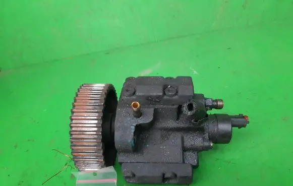 Alfa Romeo 147 Fuel injection high pressure pump 0445010007