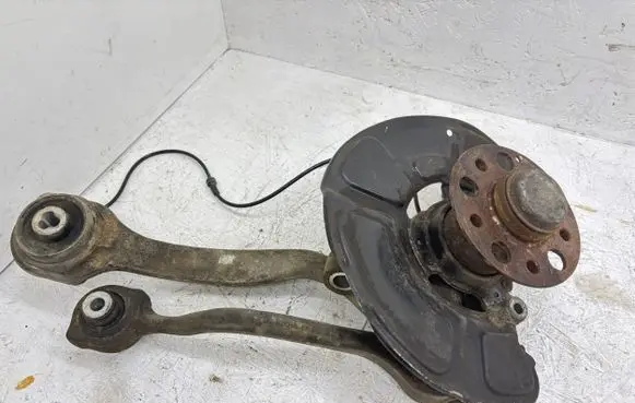 Mercedes-Benz E W212 Front wheel hub spindle knuckle 212103