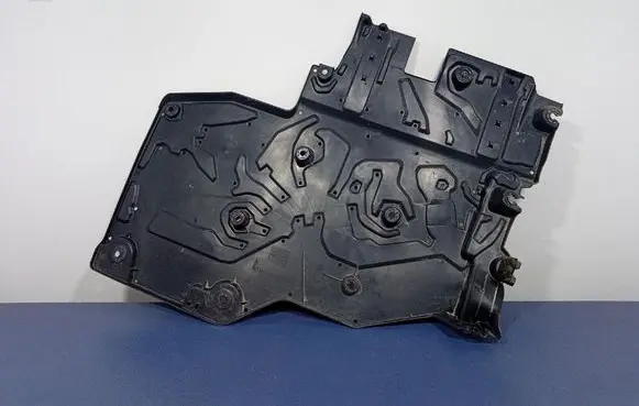 Mercedes-Benz 508 Front underbody cover/under tray 9810609380