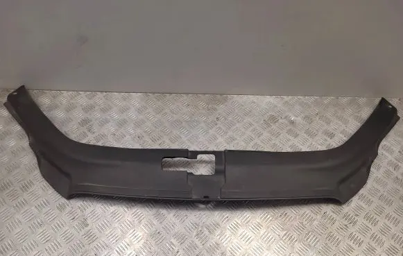 Radiator trim