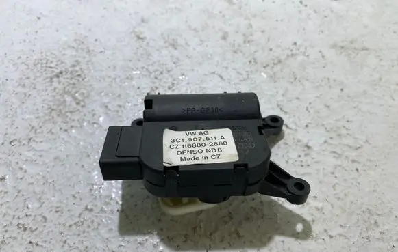 Volkswagen Golf V Air flap motor/actuator 3C1907511A CZ1168802860