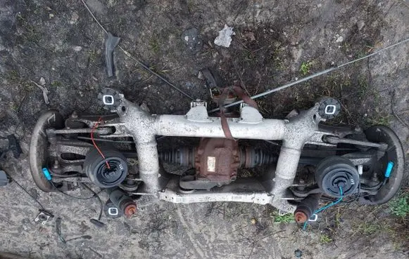 BMW 5 E60 E61 Rear axle beam 7560606