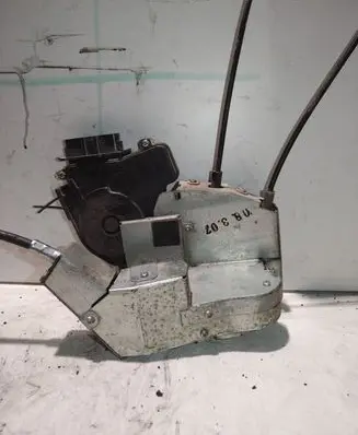 Subaru Outback Rear door lock