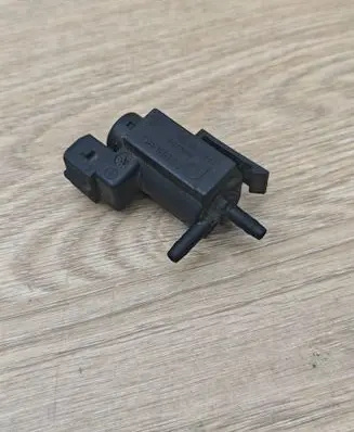 Volvo V70 Turbo solenoid valve 30611668 72224010