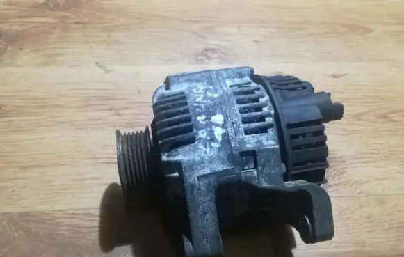 Renault Laguna I Generator/alternator