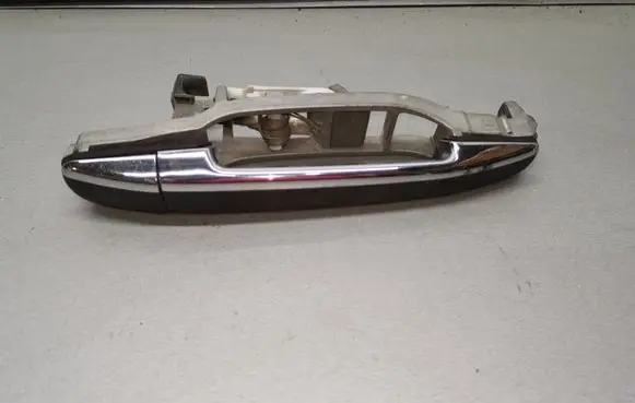 Mercedes-Benz C W202 Front door exterior handle