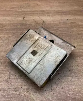 Audi A8 S8 D2 4D GPS navigation control unit/module 4D0919895B 7612001128