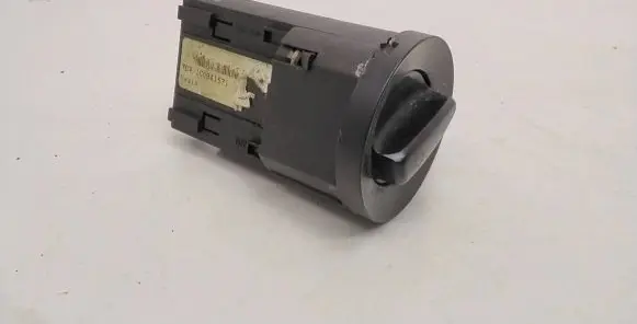 Volkswagen Golf IV Light switch 1C0941531
