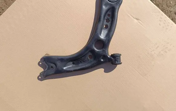 Volkswagen Golf VII Front lower control arm/wishbone 5Q0407152L