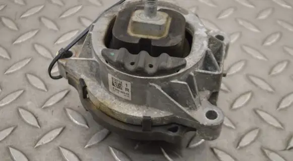BMW X3 F25 Engine mount bracket 6868489