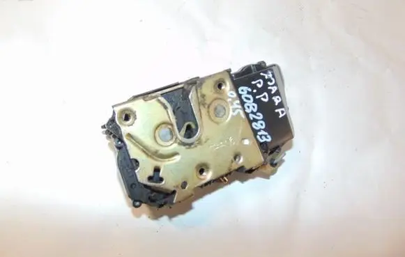 Citroen Xsara Picasso Front door lock 9136J3