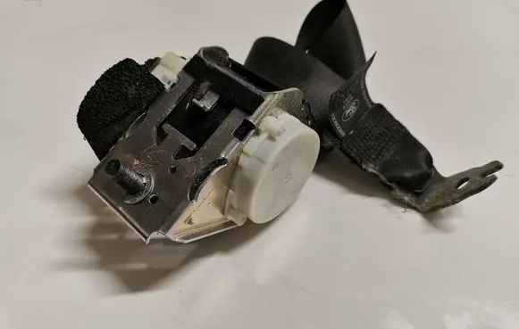 Ford Mondeo MK IV Rear seatbelt 6G9N611B69