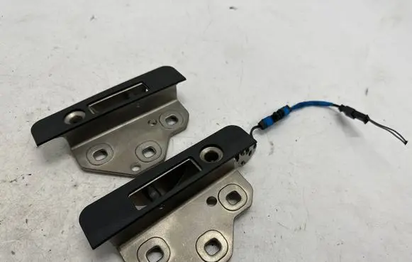 BMW 4 F32 F33 Convertible roof lock/latch 7290347 7290348