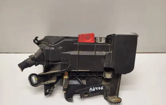 Mercedes-Benz A W176 Fuse box cover A2465400182