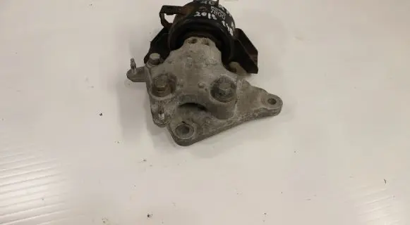 Opel Mokka X Engine mount bracket 95327800