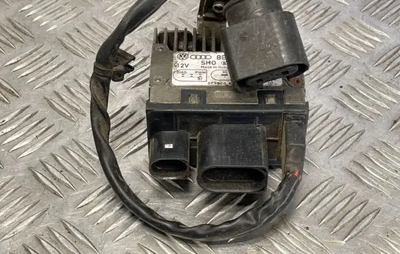 Coolant fan relay