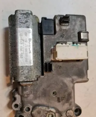 Volkswagen PASSAT B4 Sunroof motor/actuator 3A0959731B 0390201650 848696560