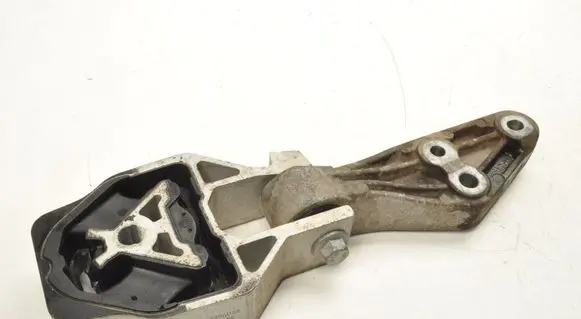 Volvo XC40 Engine mounting bracket 32137259