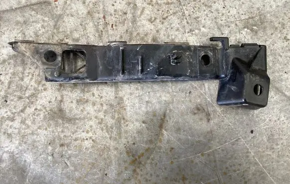 KIA Ceed Front bumper mounting bracket 865131H000