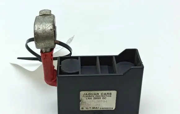 Jaguar XJ X300 Battery relay fuse LNA2850DC
