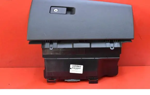 Volvo V70 Glove box 39891975
