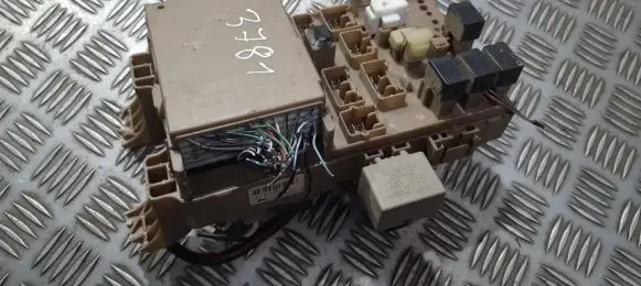 Toyota Corolla Verso E121 Fuse box set 8264113040