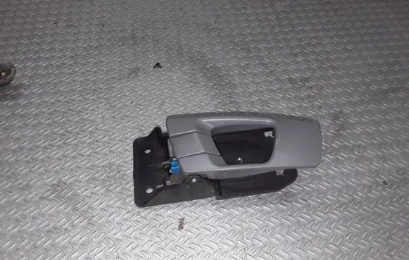 KIA Carens I Rear door interior handle