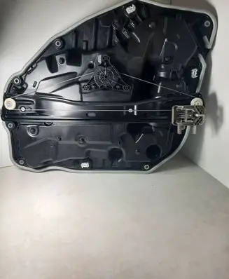 Rear window lifting mechanism without motor