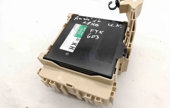 Toyota Auris E180 Central body control module 8922102500