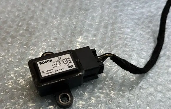 BMW 5 E39 ESP acceleration yaw rate sensor 34526753694 6753694 0265005248