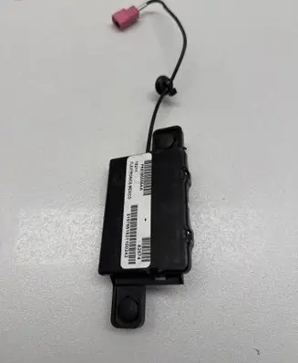 Chrysler Pacifica Antenna control unit P68186558AA 5197861821100242