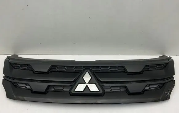 Mitsubishi ASX Front bumper upper radiator grill 7450B399-01