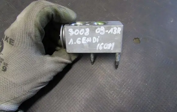 Peugeot 5008 Air conditioning (A/C) expansion valve 52387190