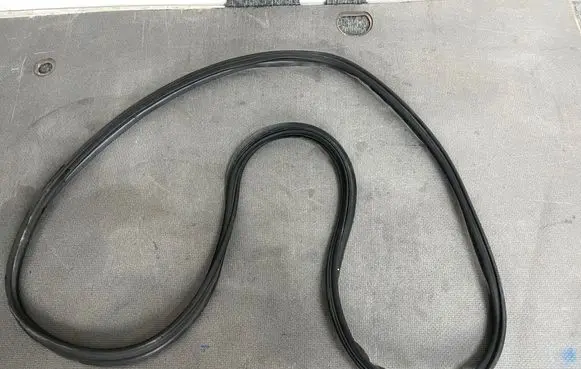 Audi Q5 SQ5 FY Trunk rubber seal (body) 