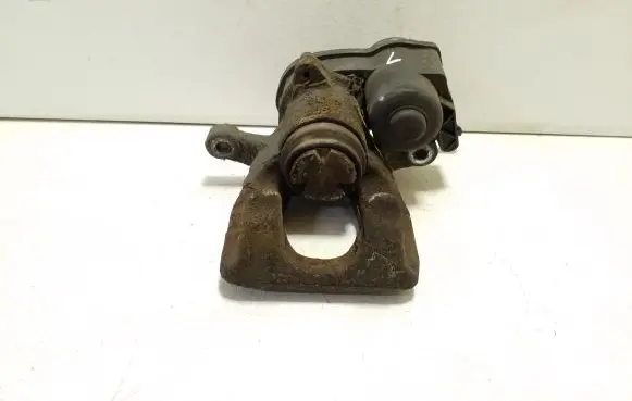 Nissan X-Trail T32 Rear brake caliper 440104CA0A
