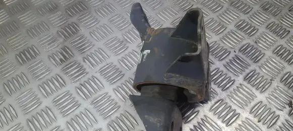 Volkswagen PASSAT B4 Engine mount bracket 081114