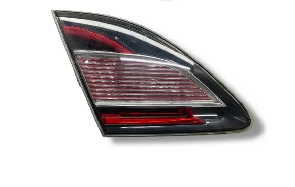 Mazda 6 Tailgate rear/tail lights 13241055 gs1f513f0