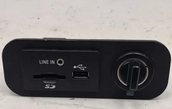 Ford Mustang VI USB socket connector FR3T14F014AB