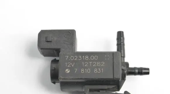 BMW 5 F10 F11 Turbo solenoid valve 702318002