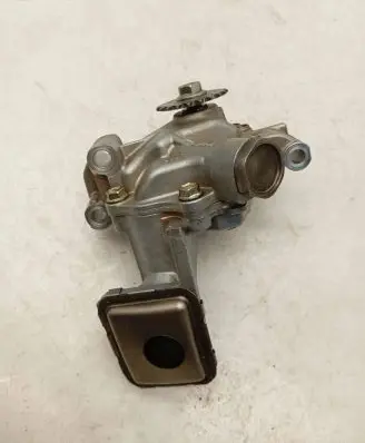 Lexus CT 200H Oil pump 
