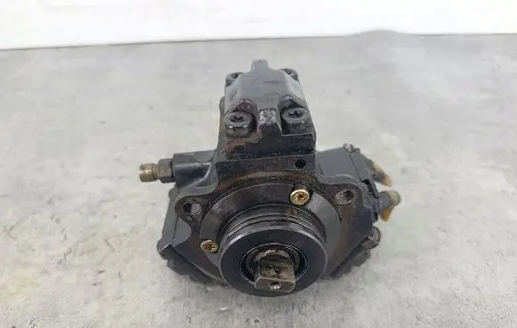 Mercedes-Benz A W168 Fuel injection high pressure pump 