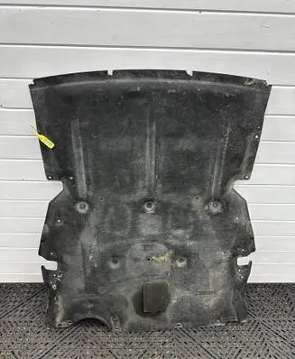 BMW 2 F22 F23 Engine splash shield/under tray 7486951