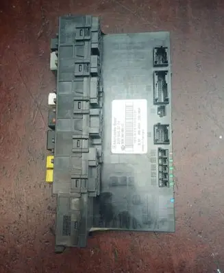 Mercedes-Benz C W203 Fuse module 2035453701