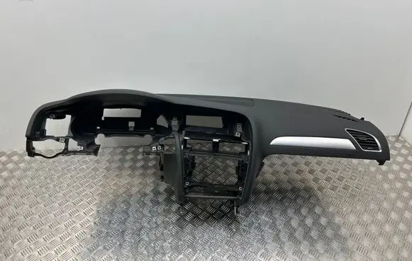 Audi A4 S4 B8 8K Dashboard 
